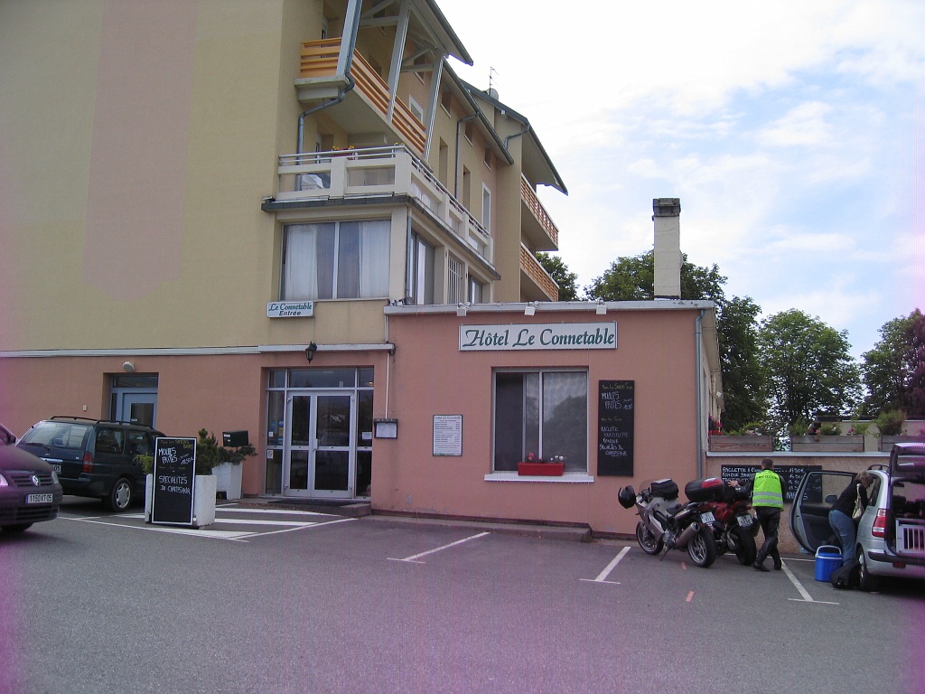 IMG_5979.JPG - Frste overnatting i  Frankrike  ble i  Saint-Bonnet en Champsaur , langs  Route Napolon , p  Hotel Le Connetable .