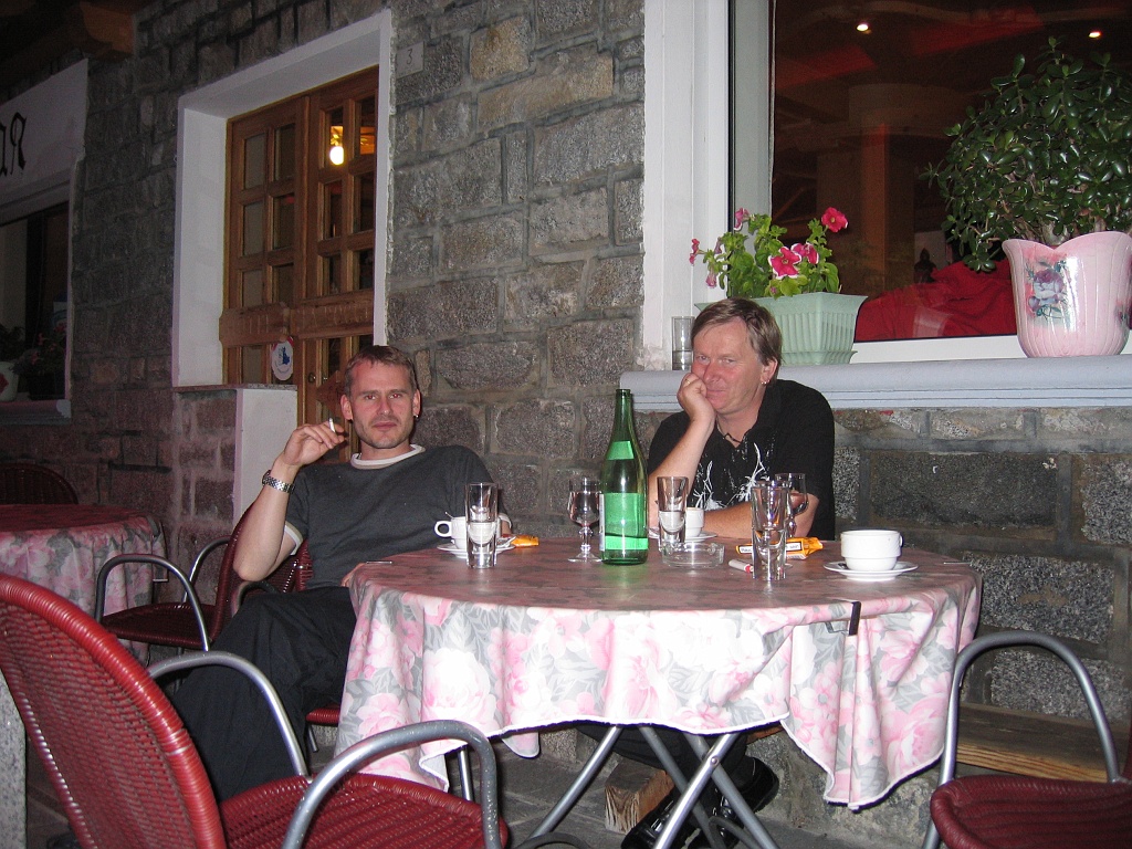 IMG_4683.JPG - Vi har funnet roen, mat og overnatting ved foten av  Passo del Tonale .